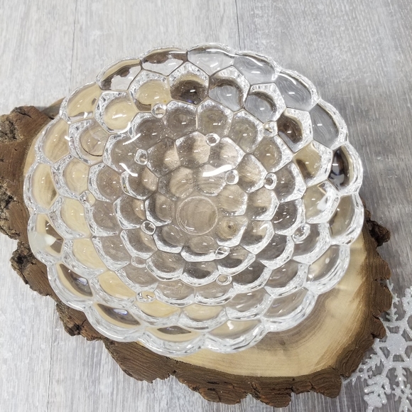 Orrefors raspberry crystal bowl - Picture 7 of 8